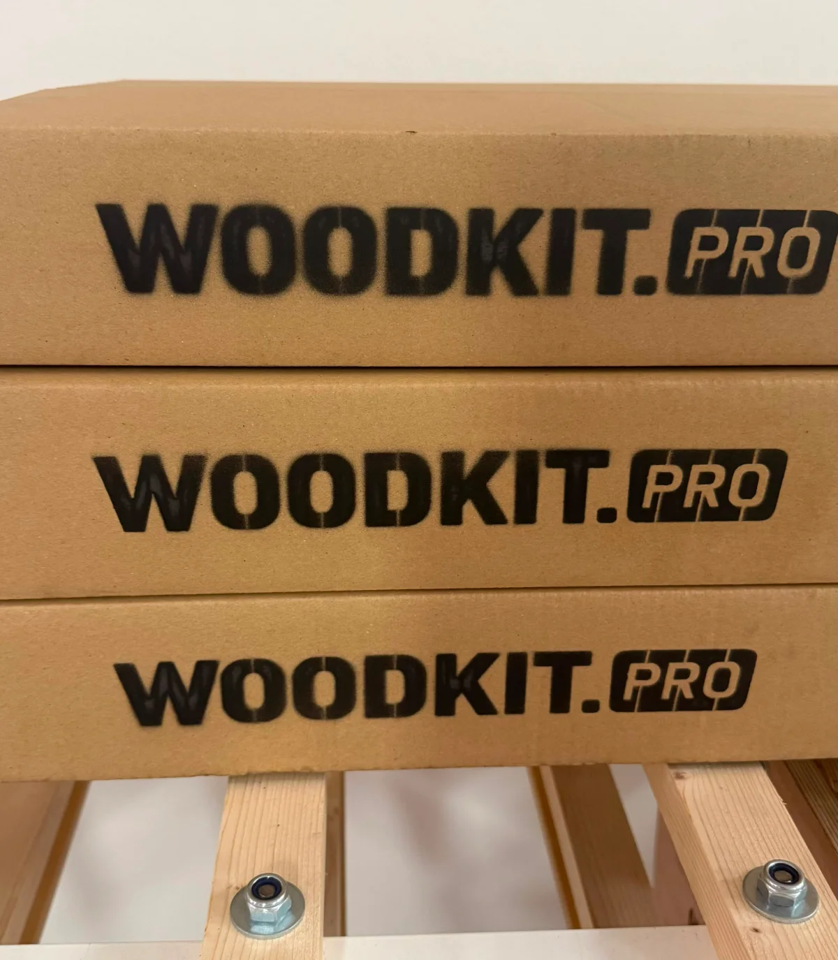 WOODKIT.PRO | WOODKIT.PRO • Todo para construir tus propias tablas de surf. |8 Cajas WOODKIT.PRO listas para envío