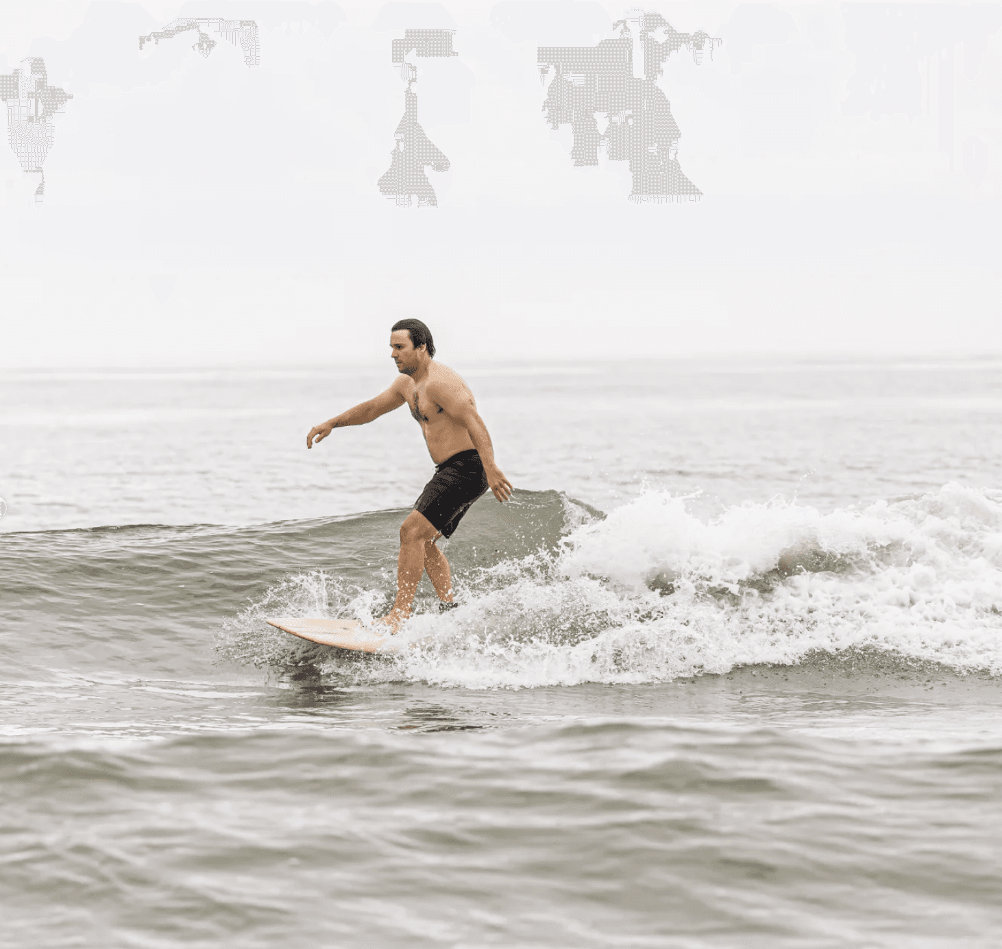 Surfeando una tabla de madera WOODKIT